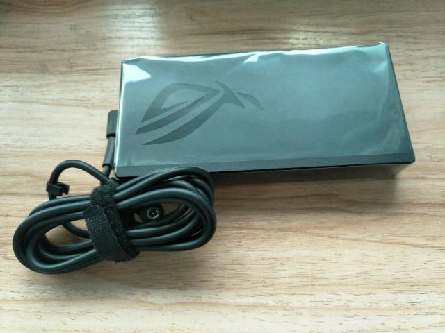 SẠC LAPTOP ASUS 20V - 9A